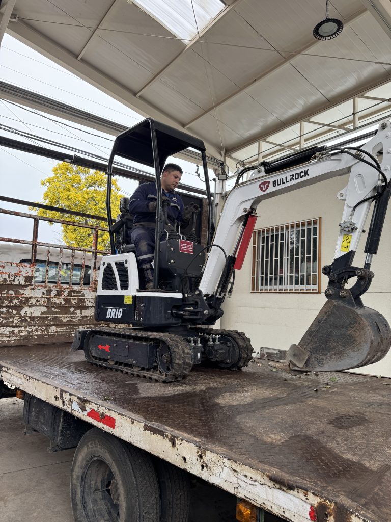 miniexcavadora en venta de tienda bullrock en chile san fernando